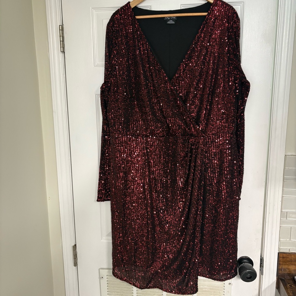 City Chic Reddish/Burgundy Sequin Dress‎ Size M/18